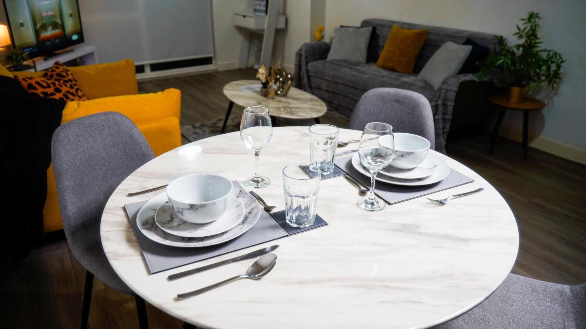 Manchester City Centre Apt With Balcony & Free Parking - Including Free 1-Hour Late Check-Out For Bookings On The 29Th 31St May, Justeat Voucher For 2-Night Stays Minimum! Dış mekan fotoğraf