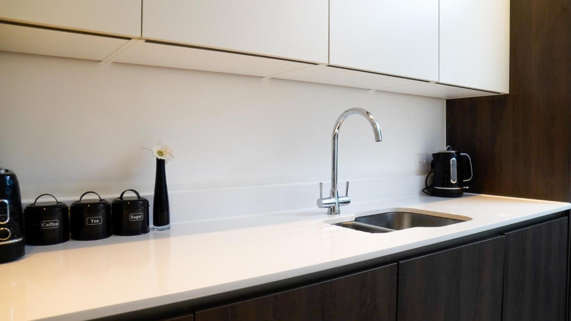 Manchester City Centre Apt With Balcony & Free Parking - Including Free 1-Hour Late Check-Out For Bookings On The 29Th 31St May, Justeat Voucher For 2-Night Stays Minimum! Dış mekan fotoğraf