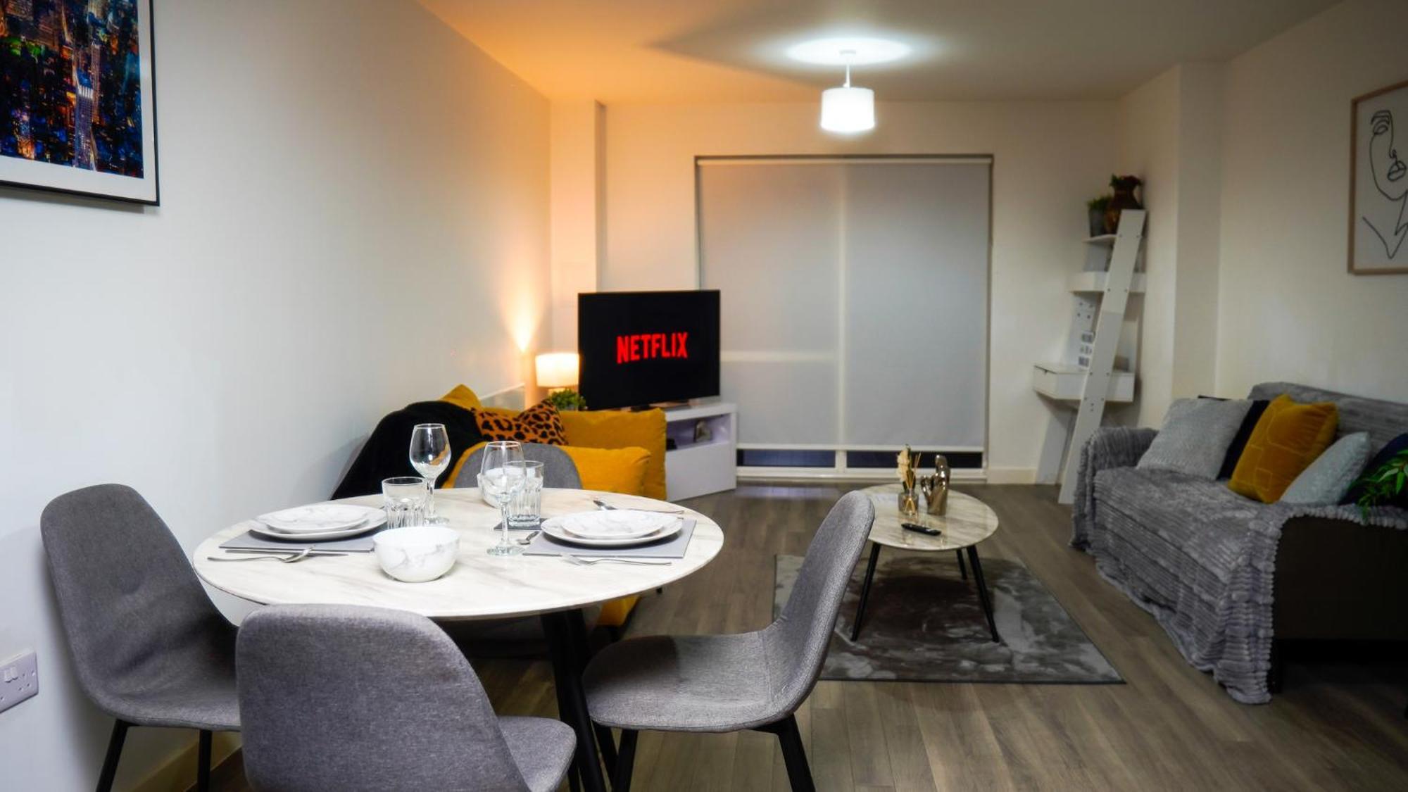 Manchester City Centre Apt With Balcony & Free Parking - Including Free 1-Hour Late Check-Out For Bookings On The 29Th 31St May, Justeat Voucher For 2-Night Stays Minimum! Dış mekan fotoğraf